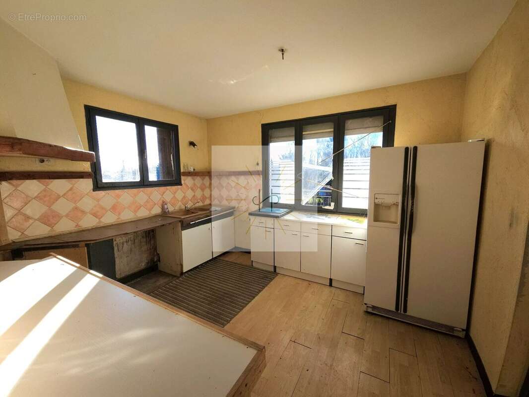 Maison à SAINT-GERVAIS-SUR-ROUBION