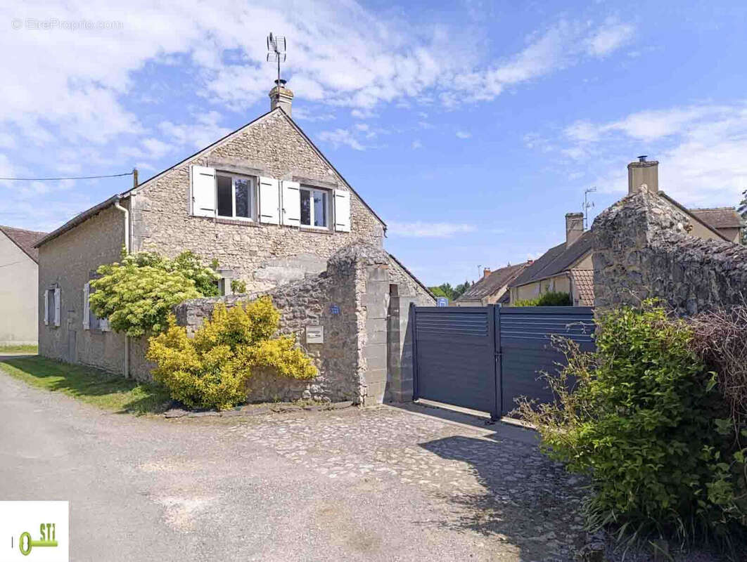 Photo 2 - Maison à LA CHAPELLE-SUR-AVEYRON