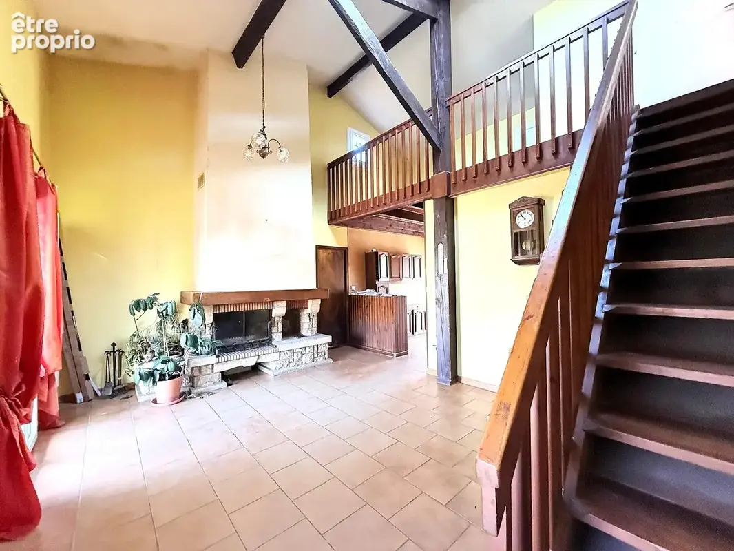 Maison à PINS-JUSTARET