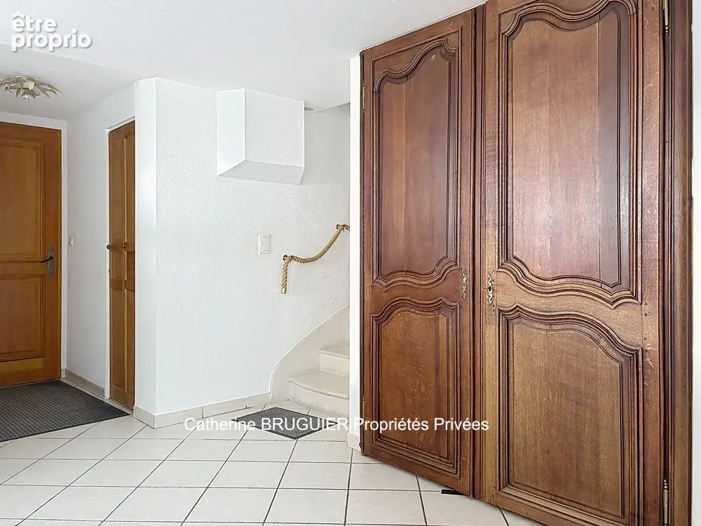 Grande maison familiale 205 m2 - 5 chambres - Secteur recherché aux portes de La Rochelle - photo 17
