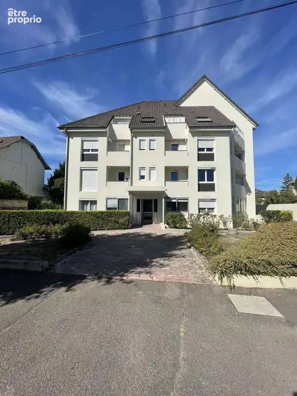 A vendre a sainte-savine type 3 de 78m2, 2 chambres, loggia, un box, cave, une place de stationnement privativ - photo 9