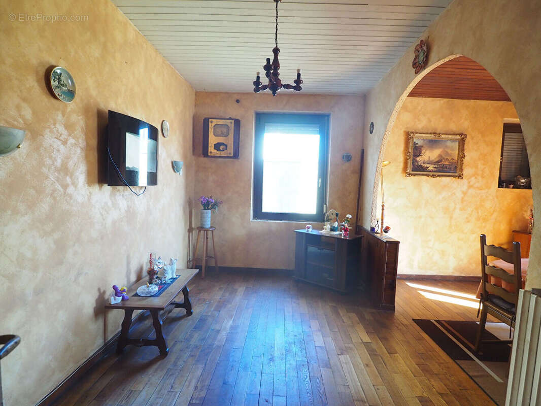 Maison à CHARMES