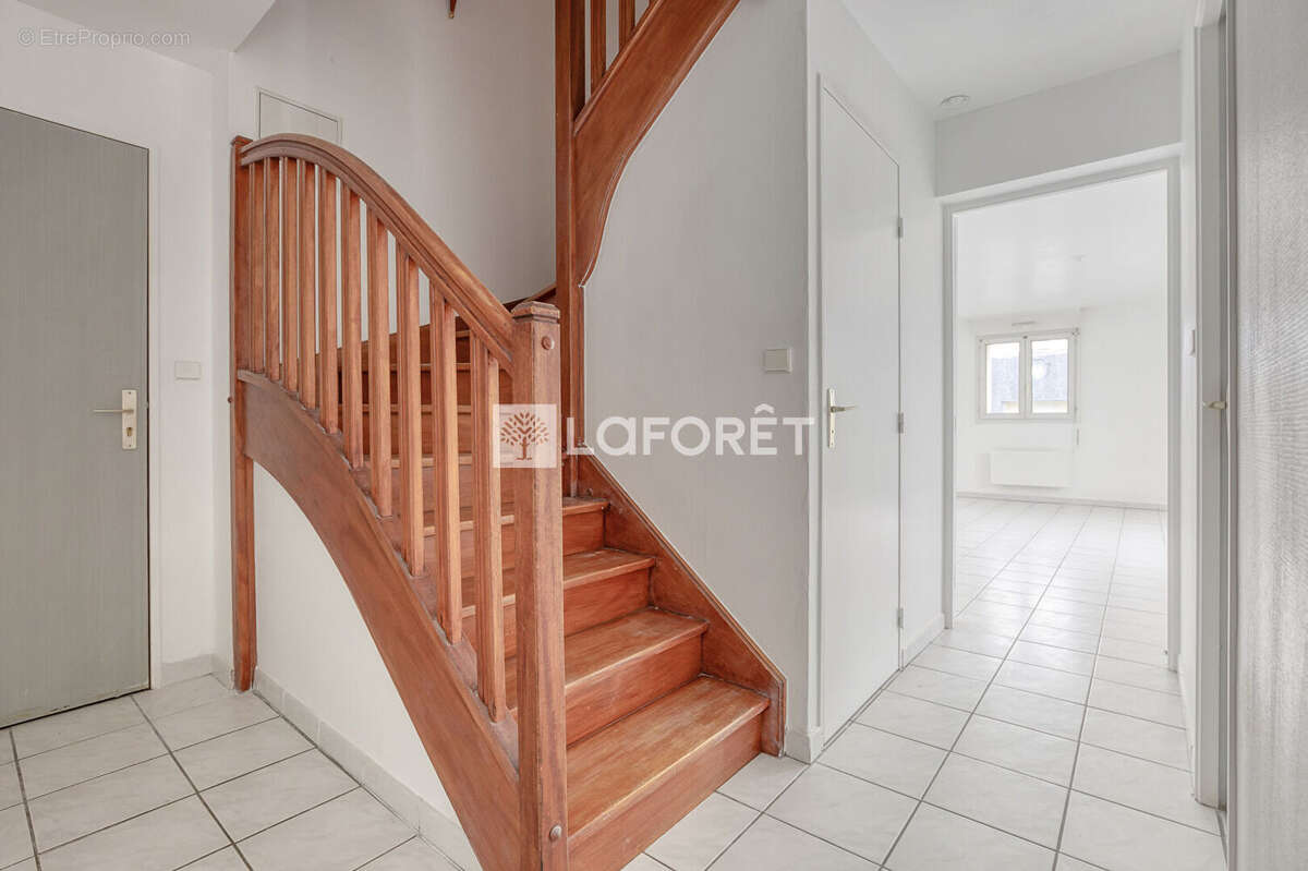 Appartement à LA QUEUE-EN-BRIE