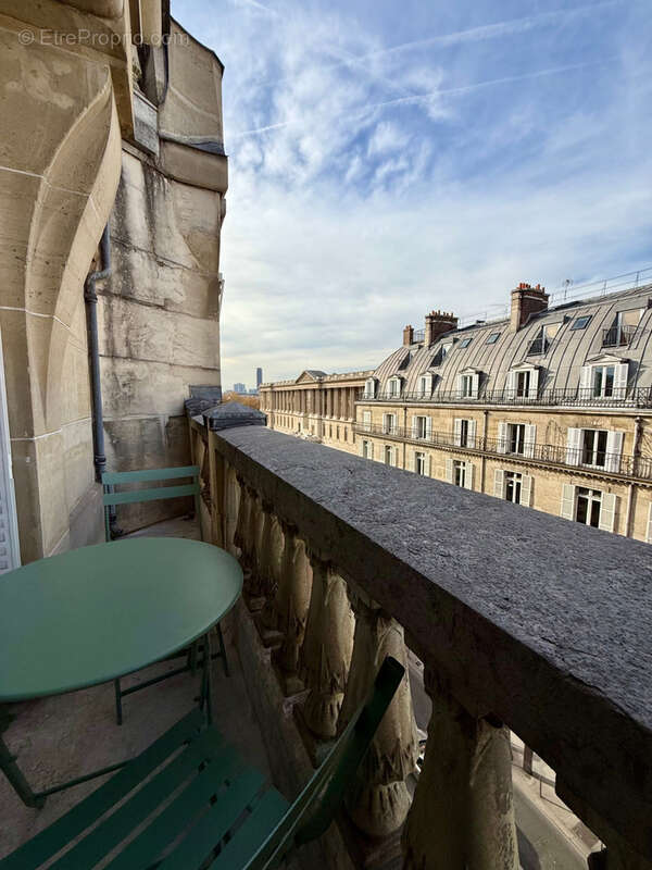 Appartement à PARIS-1E