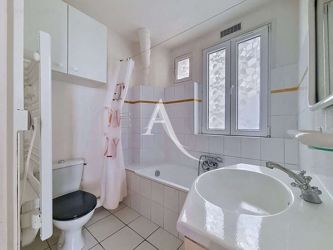Grand studio avec cachet et fort potentiel en 2 pièces - photo 8