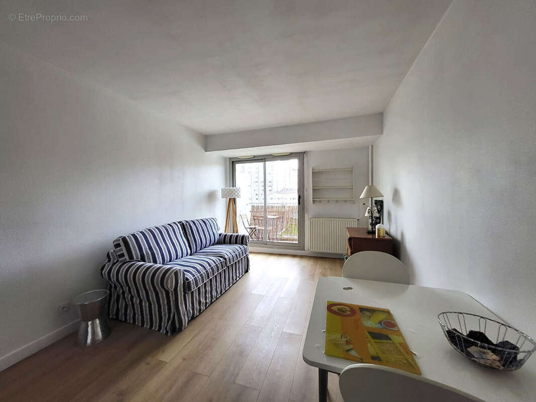 Appartement à PARIS-20E