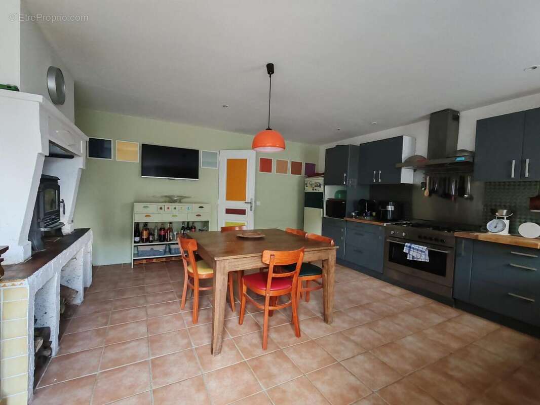 Maison 223 m² à Courcoury  - photo 6