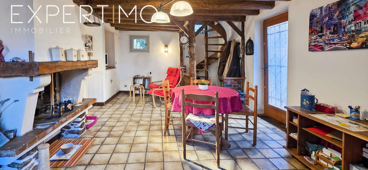 Maison à JANVILLE-SUR-JUINE