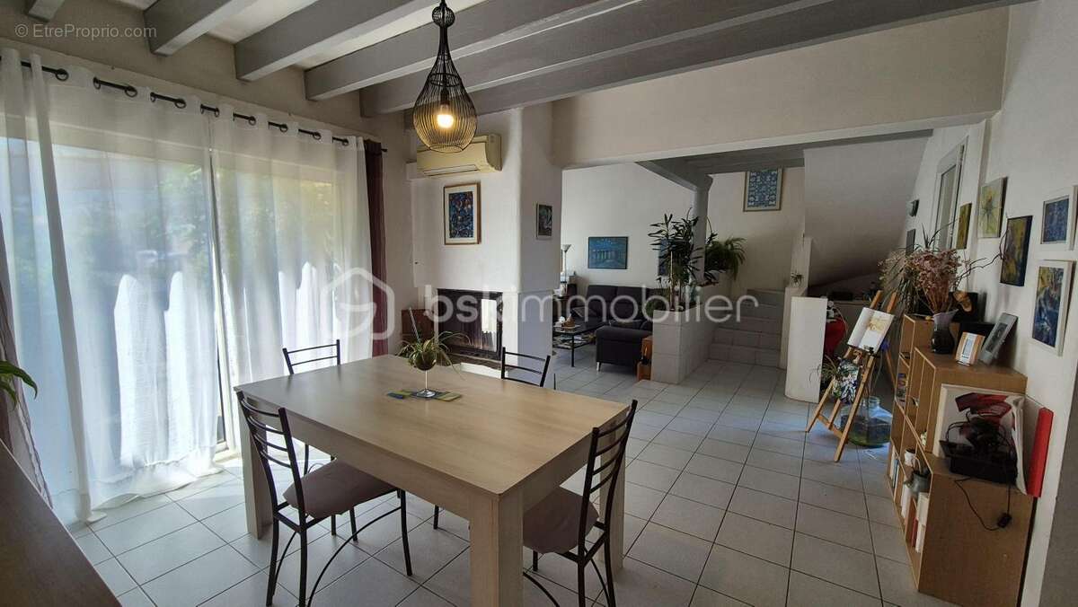 A vendre maison 3 faces de 131m² sur terrain de 336m² a ceret - trois chambres - garage - climatisation reversible - vue sur le  - photo 4