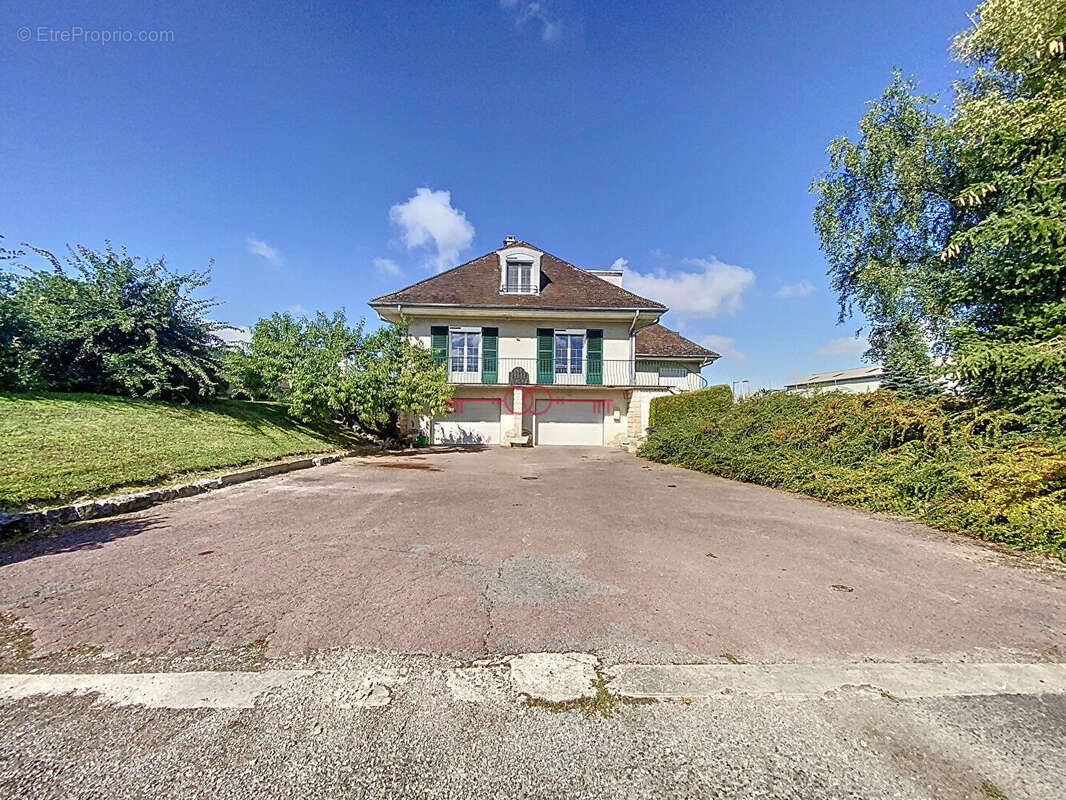 Maison à VILLE-SUR-TOURBE