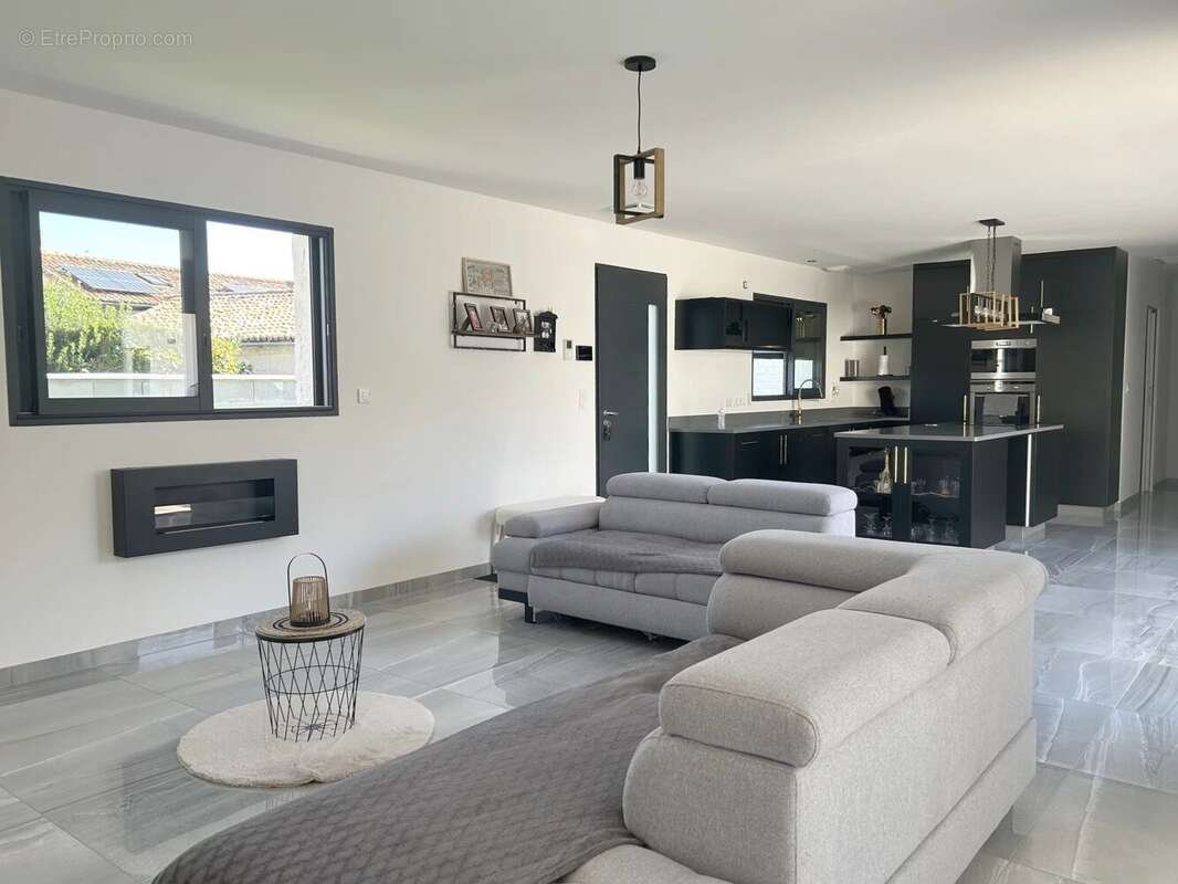 Maison à JAUNAY-CLAN