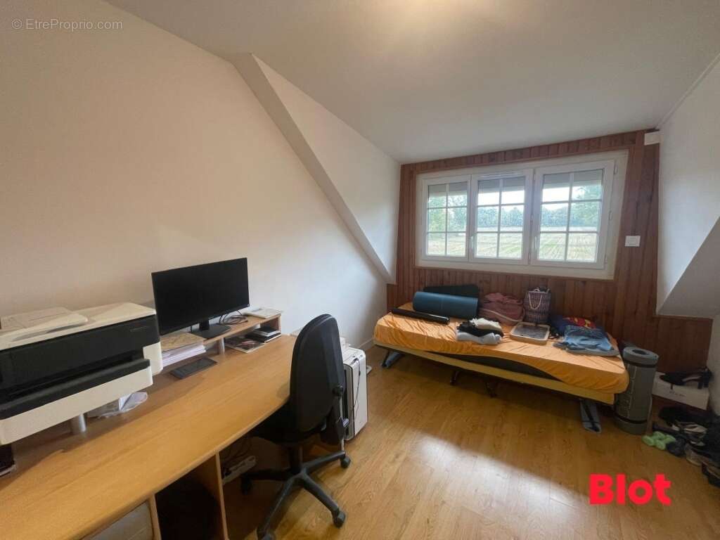 Maison à ARGENTRE-DU-PLESSIS