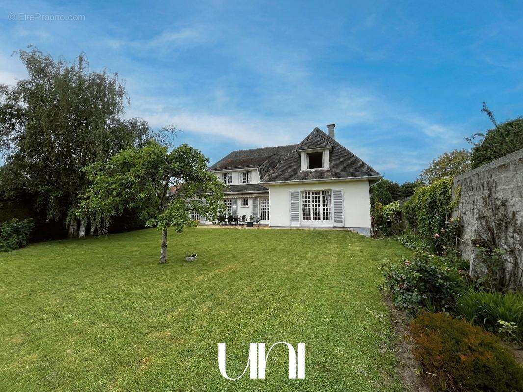 Maison à BRETTEVILLE-SUR-ODON