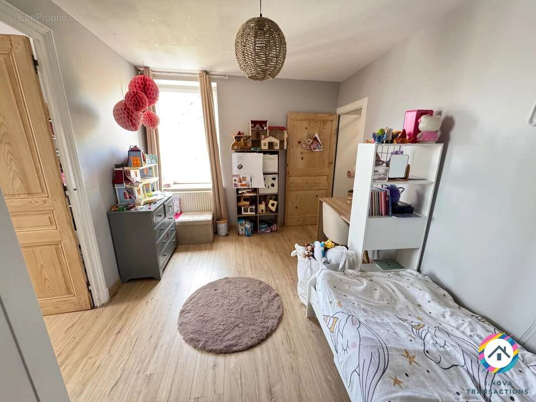 Maison à MONTMERLE-SUR-SAONE