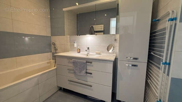 Appartement à LEVALLOIS-PERRET