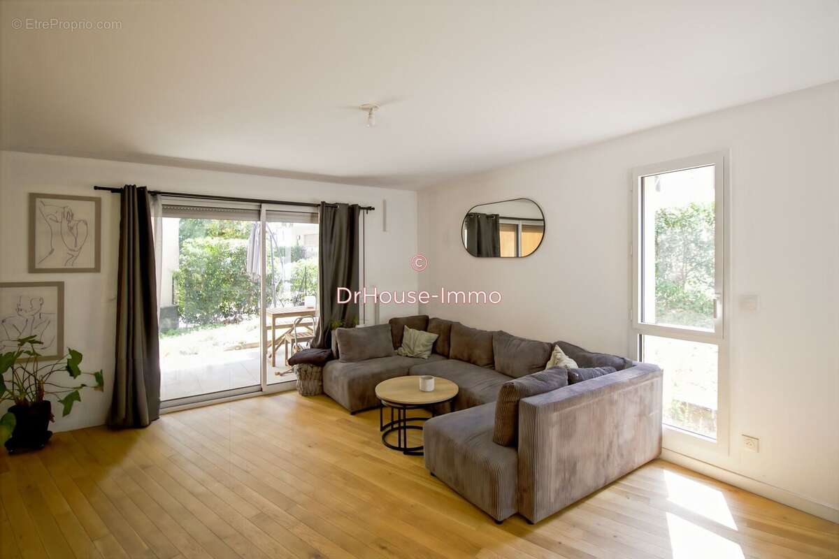 Appartement à COLLONGES-AU-MONT-D'OR