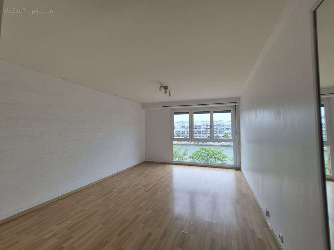 Appartement à vendre - Le Havre Saint François - 55 m² - 2 chambres - Vue Bassin - photo 3