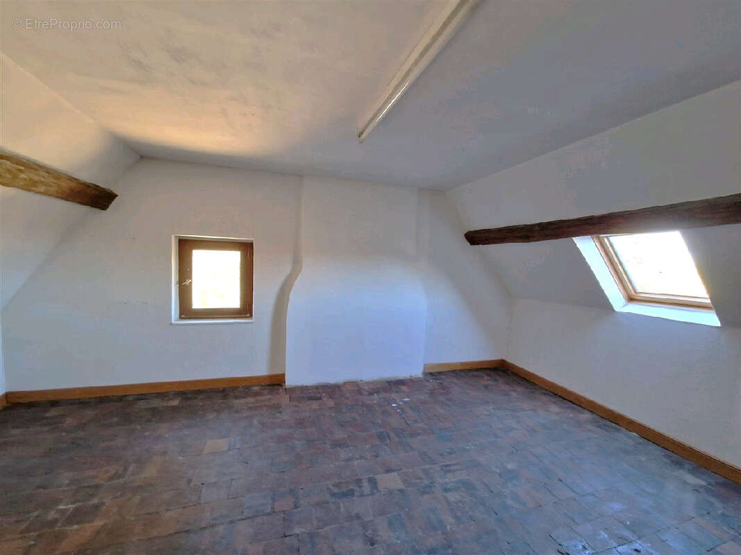 Maison à BREZOLLES