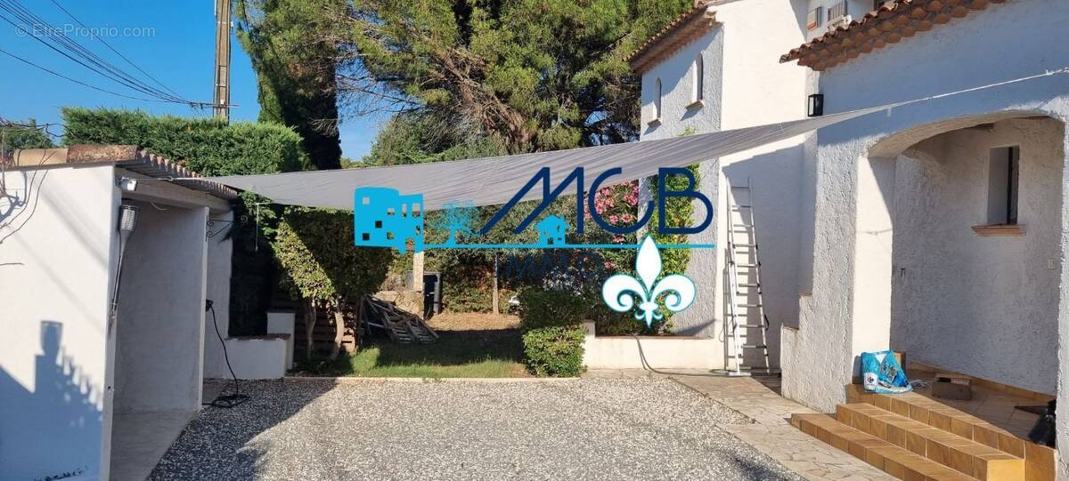 Maison à PUGET-SUR-ARGENS