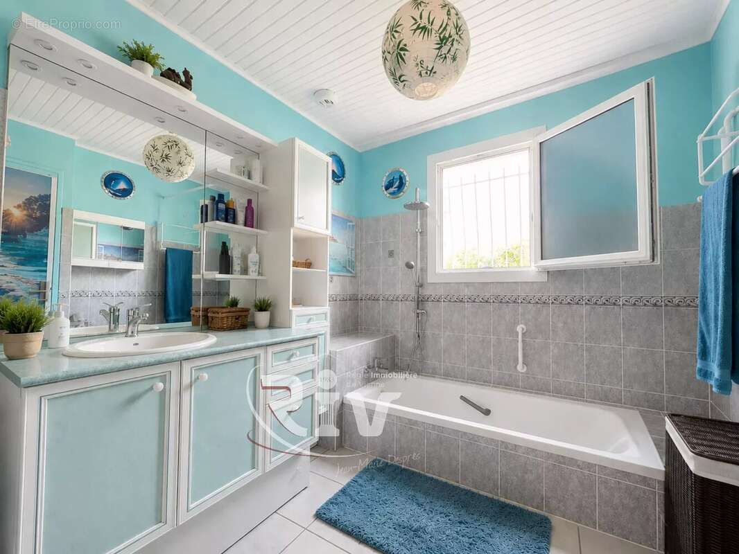 Maison de 145 m² avec piscine, grand terrain - photo 7