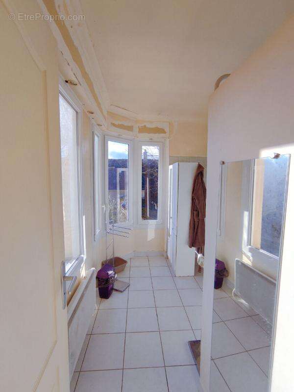 Maison à YZEURES-SUR-CREUSE