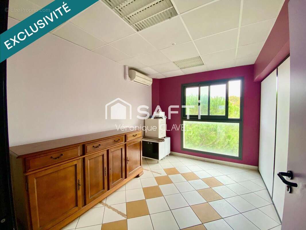 Photo 6 - Commerce à UZES