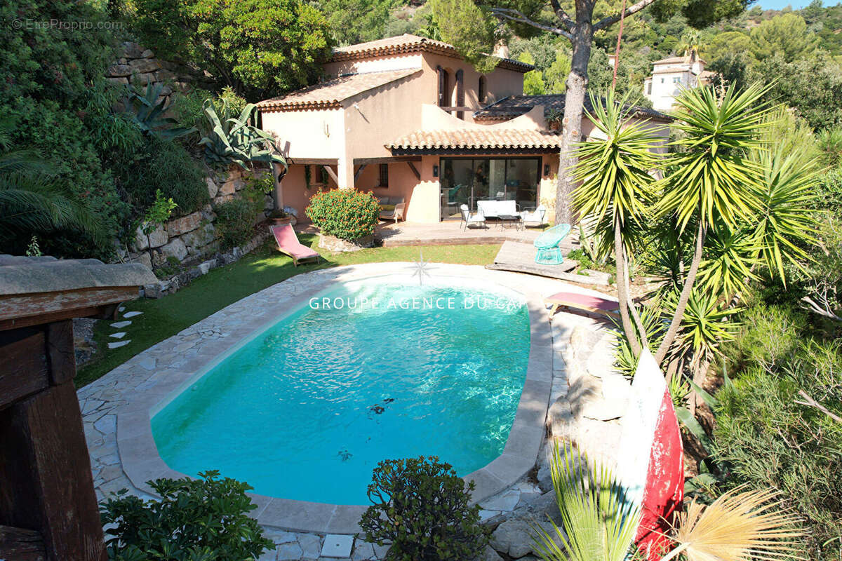 Maison à LES ISSAMBRES