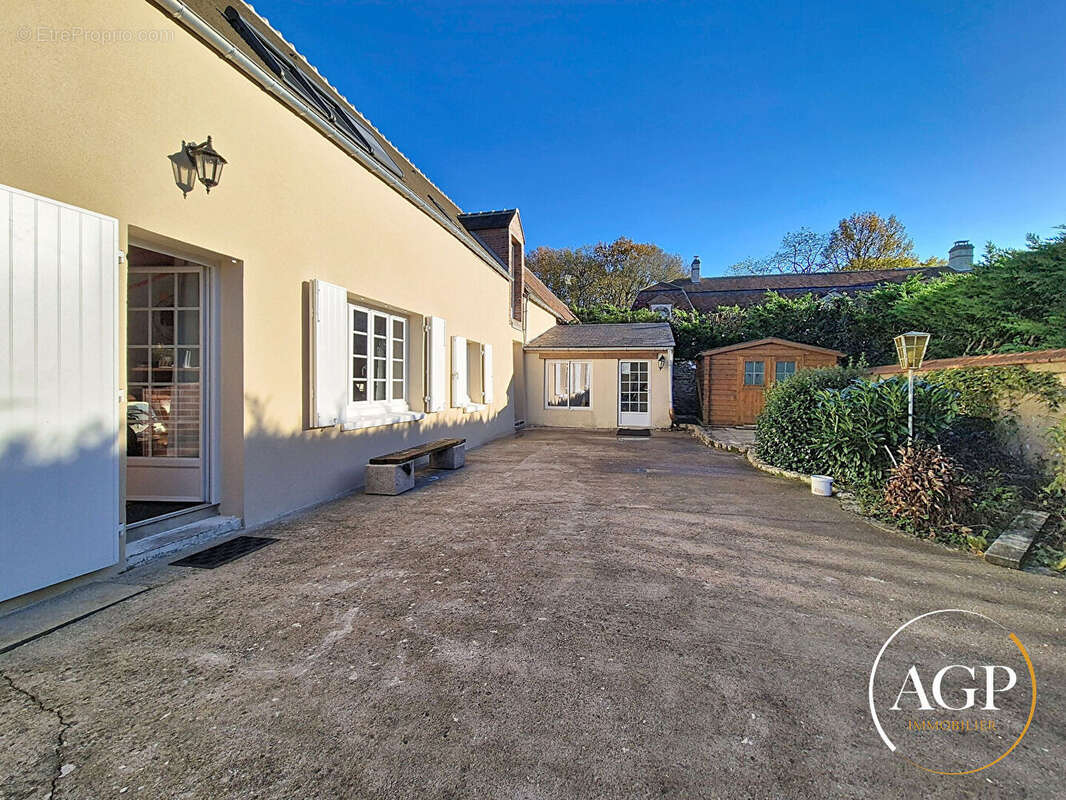 Maison Amilly, 5 chambres - photo 12