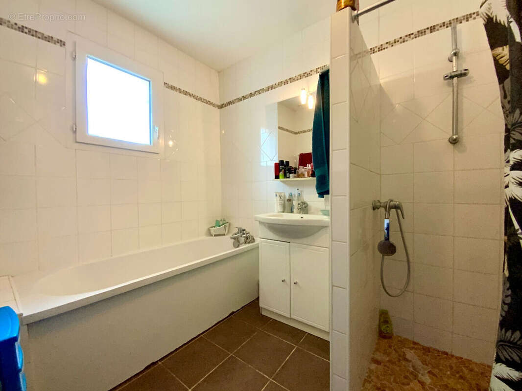 Maison à JARNAC-CHAMPAGNE