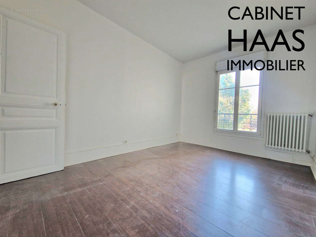 Chambre - Appartement à BAGNOLET