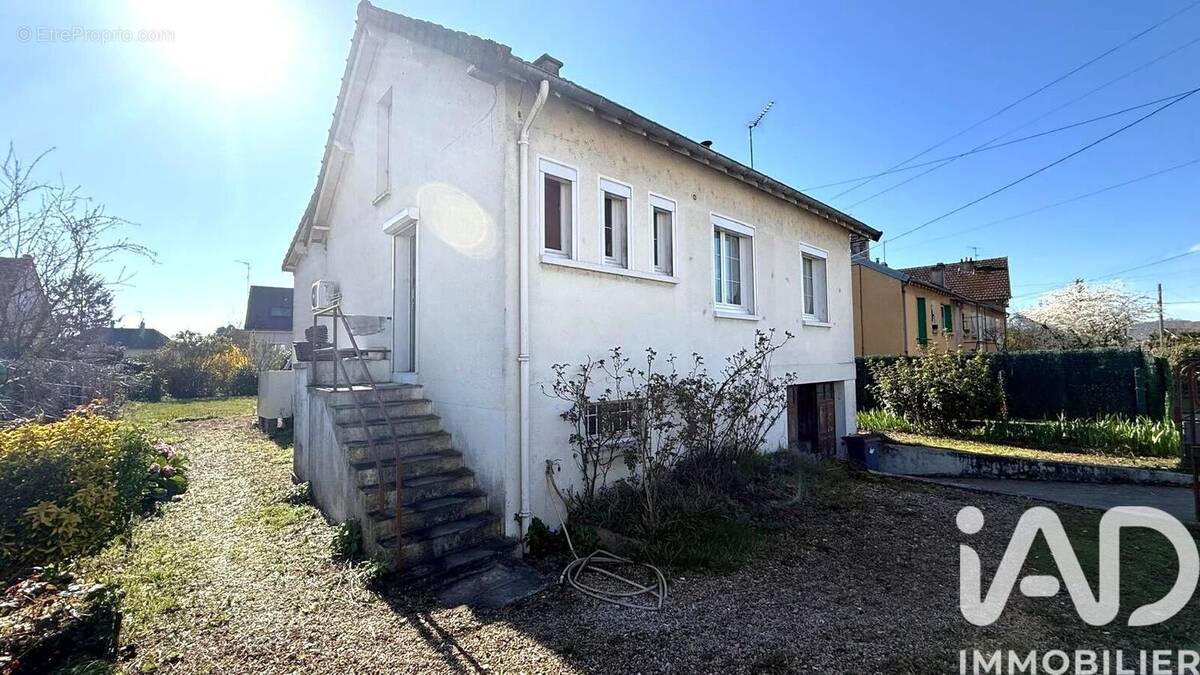 Photo 1 - Maison à SAINT-CLEMENT