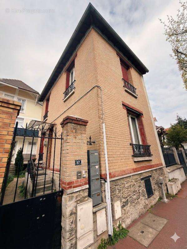 Maison à SAINT-MAUR-DES-FOSSES