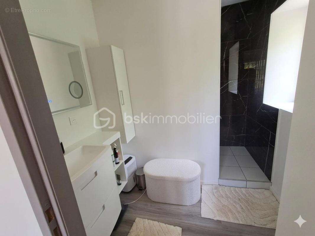 Demeure de Caractère en pierre (218 m²) – DPE B – Prestations Haut de Gamme & Dépendance - photo 13