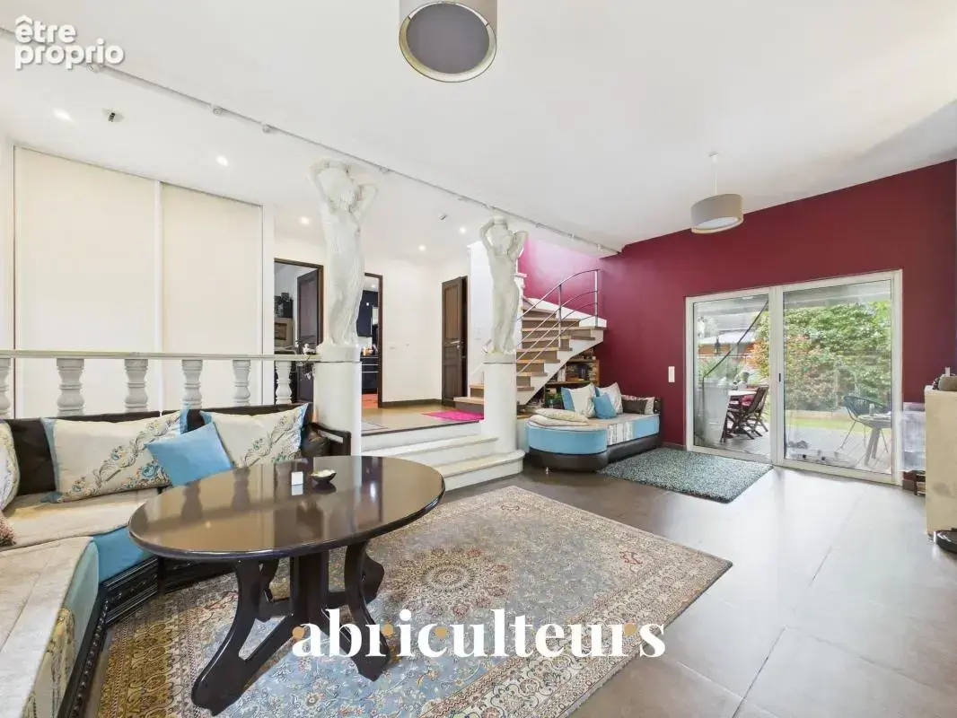 Belle maison contemporaine T7 de 185m²  avec dépendance, terrasse et jardin arboré de 500m² –  Garage  - Colombes (92400) - photo 3