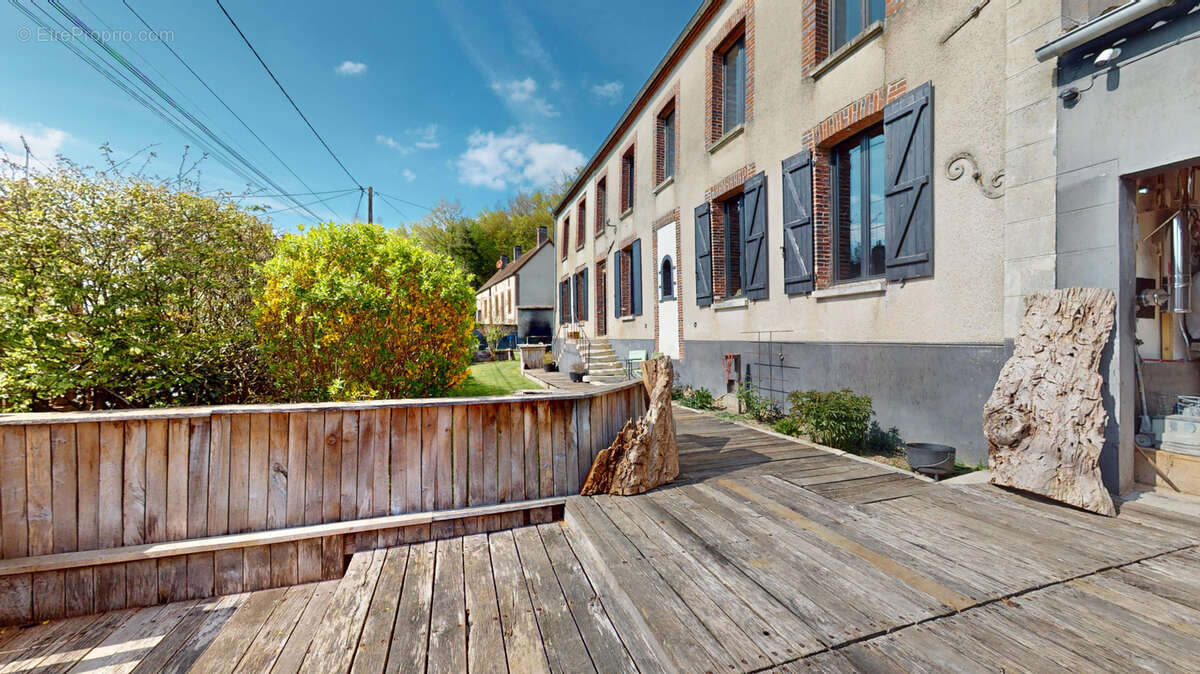 Maison à VILLENEUVE-L&#039;ARCHEVEQUE