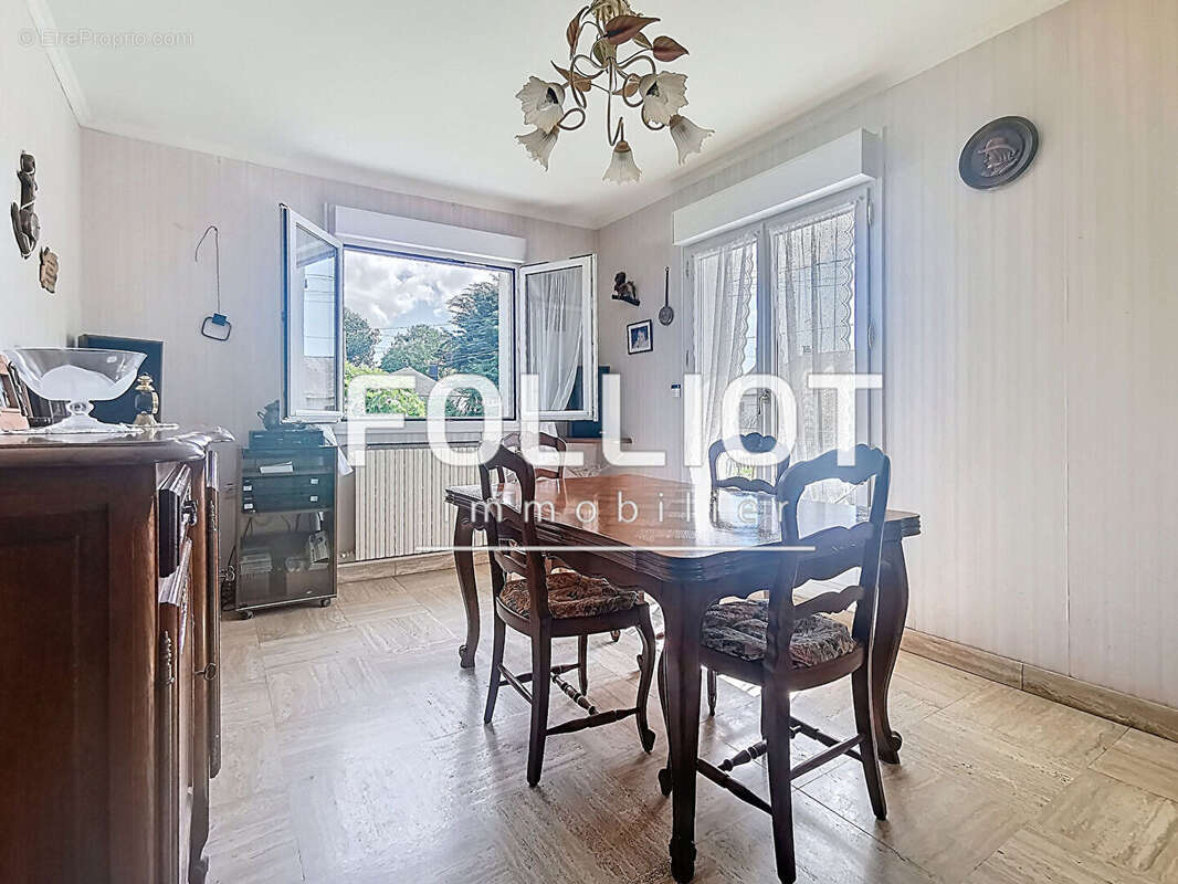 Maison à JULLOUVILLE