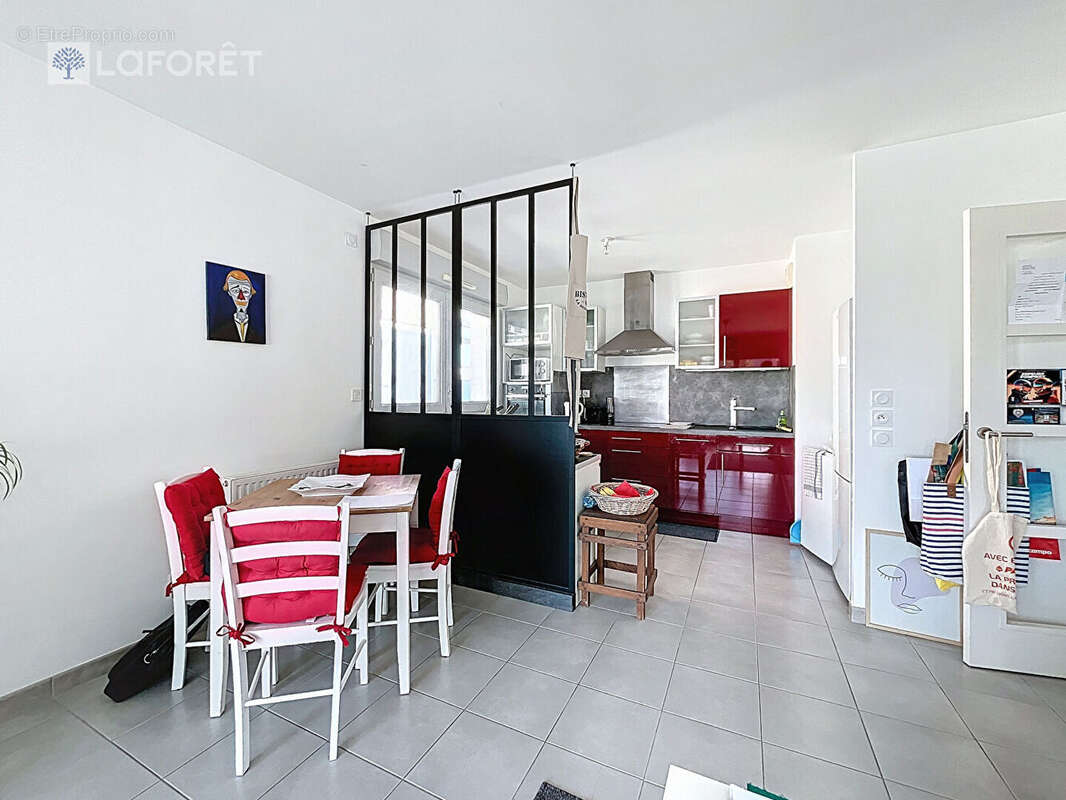 Appartement à SAINTE-LUCE-SUR-LOIRE