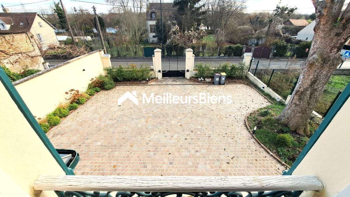 Maison à AUVERS-SUR-OISE