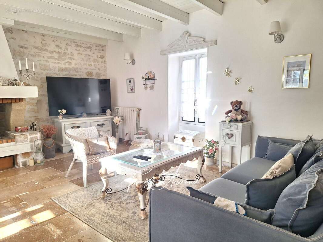 Maison à L'ILE-D'ELLE