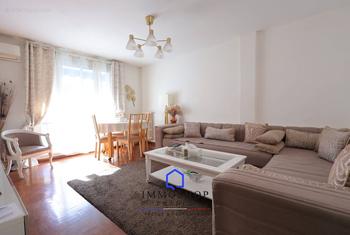 Appartement à MARSEILLE-5E