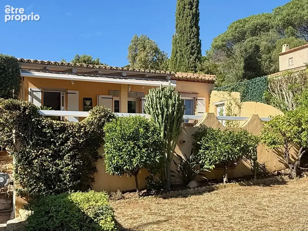 Villa provençale avec jardin arboré et vue dégagée - photo 1