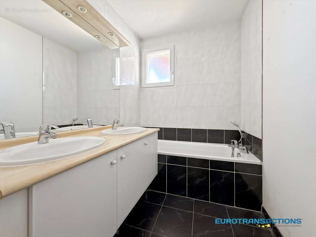 OBERHOFFEN-SUR-MODER, Appartement F4 de 80m² avec 2 terrasse et double garage - photo 6