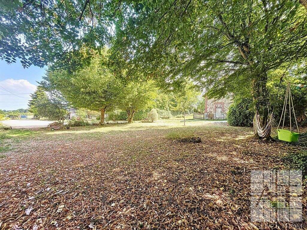 Maison à LONGUEFUYE