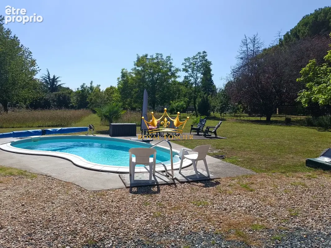 Maison 244 m² à Chatellerault  - photo 3