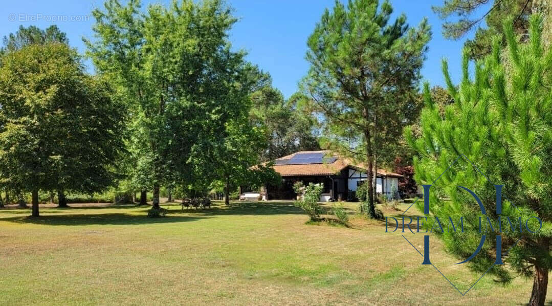 Maison à RION-DES-LANDES