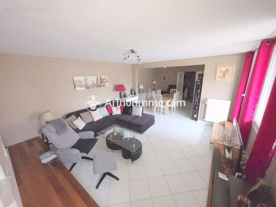 Appartement à SAVIGNY-LE-TEMPLE