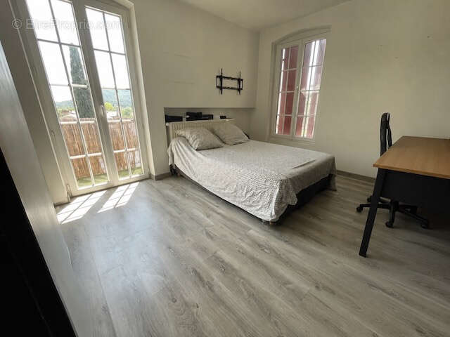 Maison familiale avec appartement et piscine sur 3020m2 de terrain - photo 10