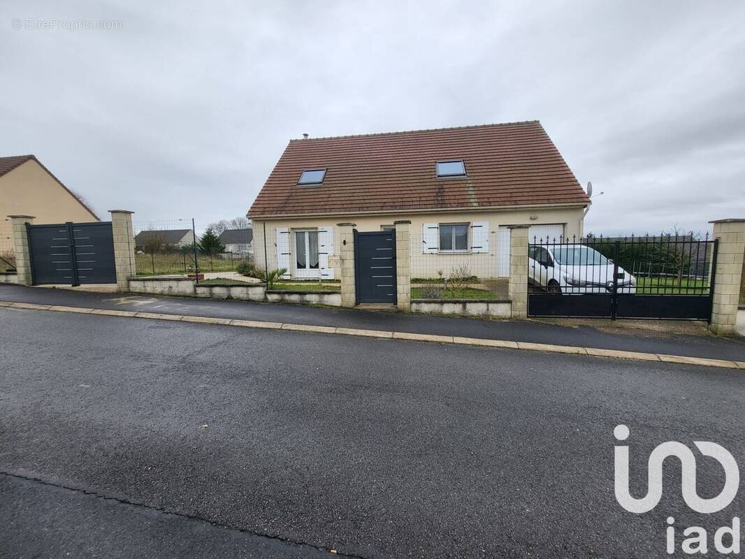 Photo 1 - Maison à NOGENT-L&#039;ARTAUD