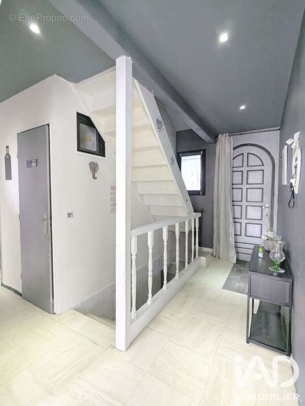 Maison 101 m² à Soignolles-En-Brie  - photo 9