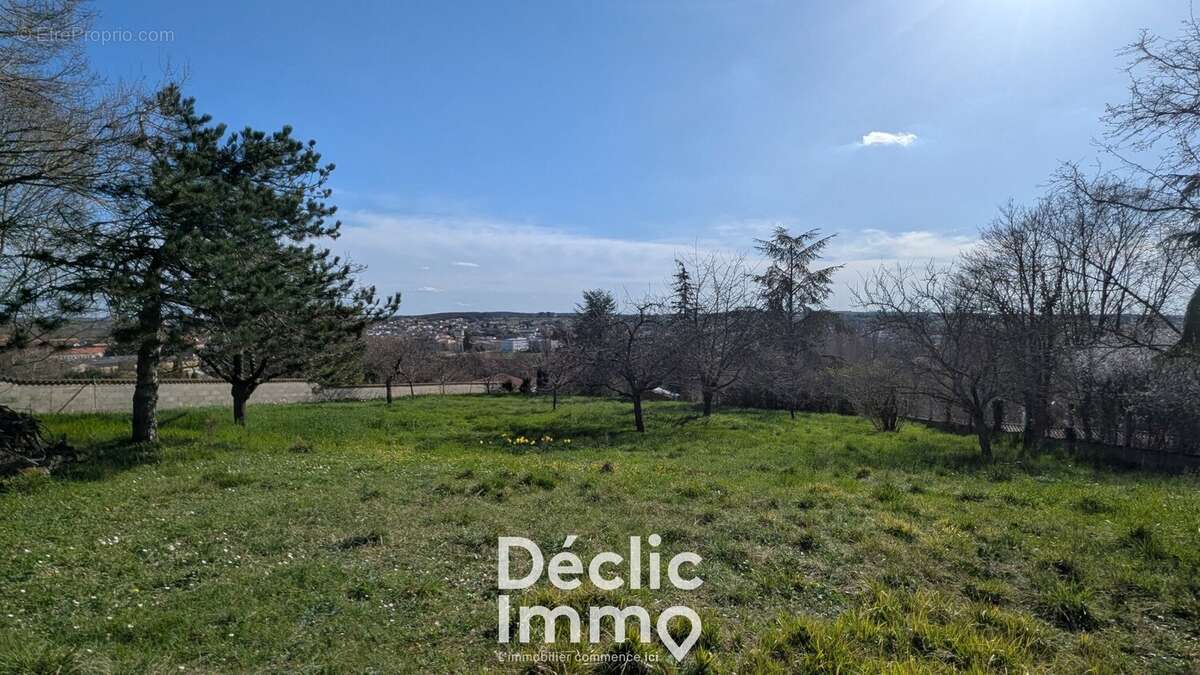 Maison à RUELLE-SUR-TOUVRE